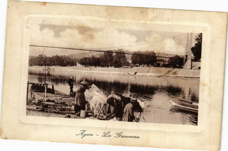 Carte postale ancienne Agen - La Garonne à Agen