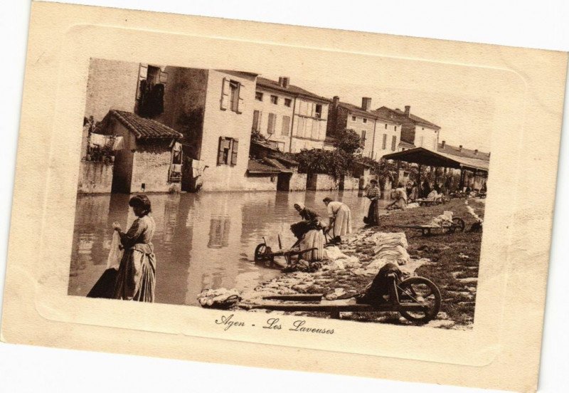 Carte postale ancienne Agen - Les Laveuses à Agen