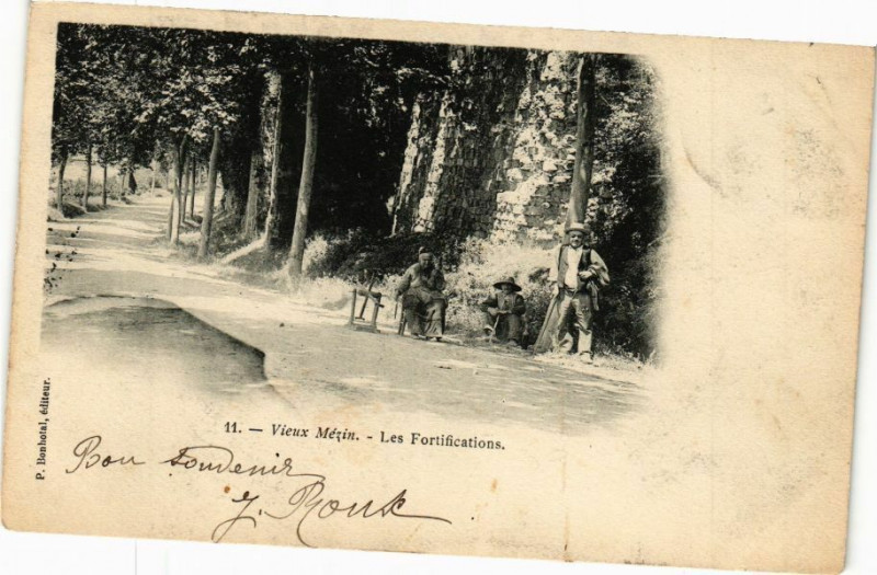 Carte postale ancienne Vieux Mezin-Les Fortifications