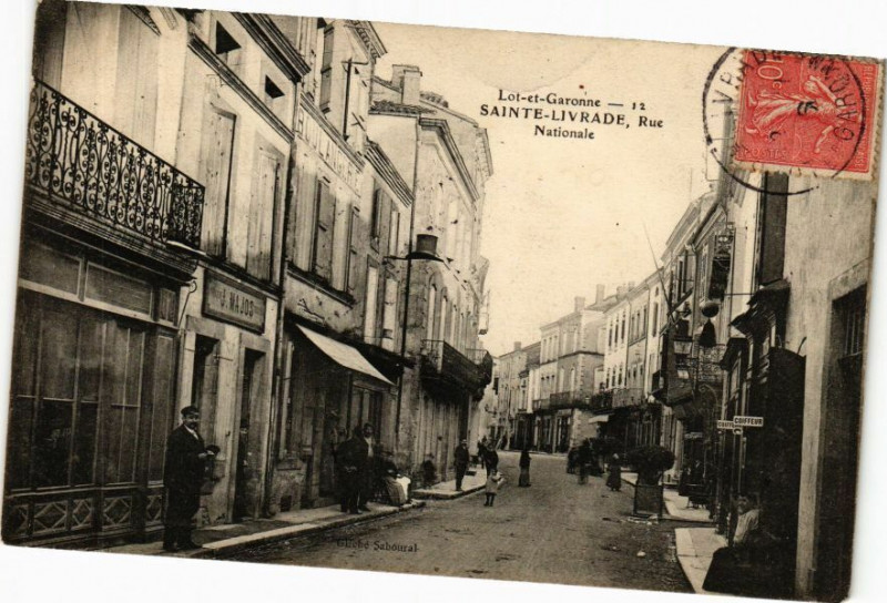 Carte postale ancienne Sainte-Livrade-Rue Nationale