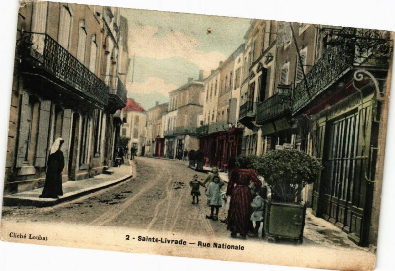 Carte postale ancienne Sainte-Livrade-Rue Nationale