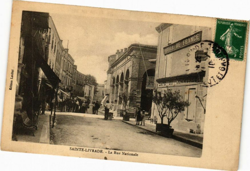 Carte postale ancienne Sainte-Livrade-La Rue Nationale