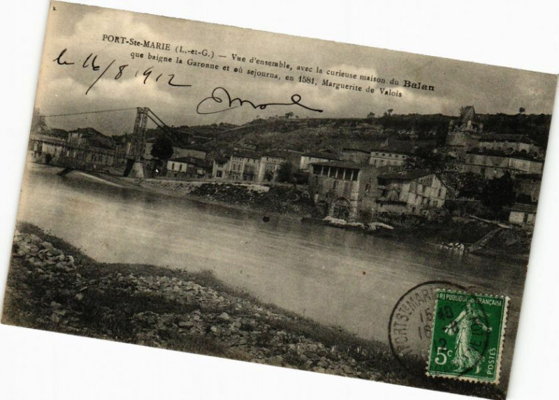 Carte postale ancienne Port Sainte-Marie-Vue d'ensemble avec la curieuse maison du Balan à Port-Sainte-Marie