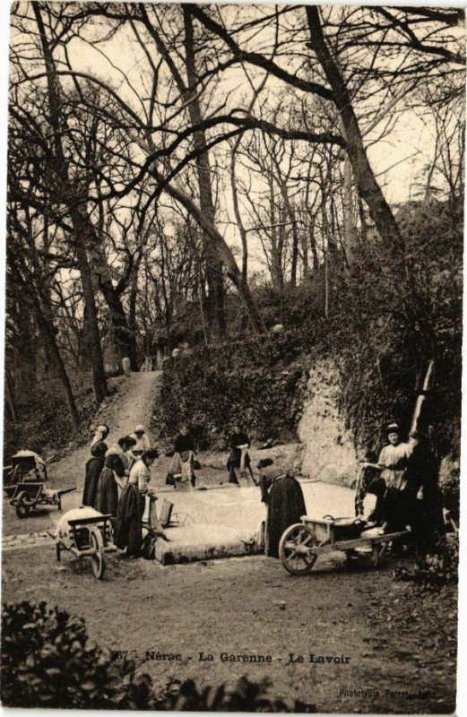 Carte postale ancienne Nerac-La Garenne-Le Lavoir à Nérac
