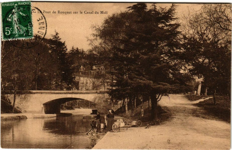 Carte postale ancienne La Pont de Rouquet sur le Canal du Midi