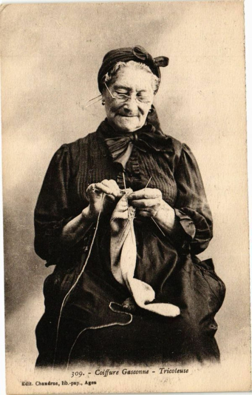 Carte postale ancienne Coiffure Gasconne-Tricoteuse