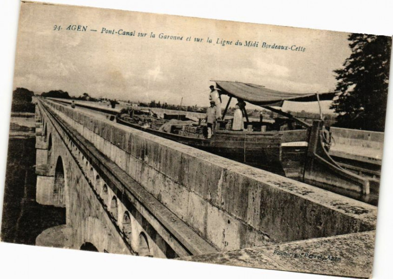 Carte postale ancienne Agen-Pont Canal sur la Garonne et sur la Ligne du Midi Bordeaux à Agen