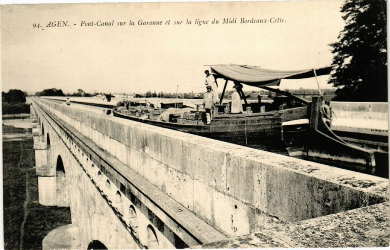 Carte postale ancienne Agen-Pont Canal sur la Garonne et sur la ligne du Midi Bordeaux à Agen