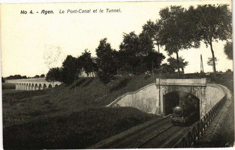 Carte postale ancienne Agen-Le Pont Canal et le Tunnel à Agen