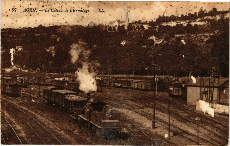 Carte postale ancienne Agen-Le Coteau de l'Ermitage à Agen