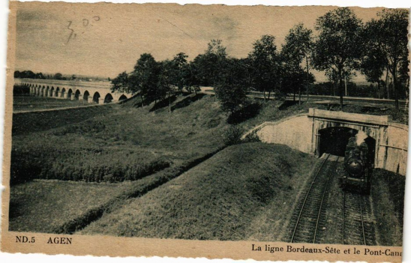 Carte postale ancienne Agen-La Ligne Bordeaux-Sete et le Pont-Canal à Agen