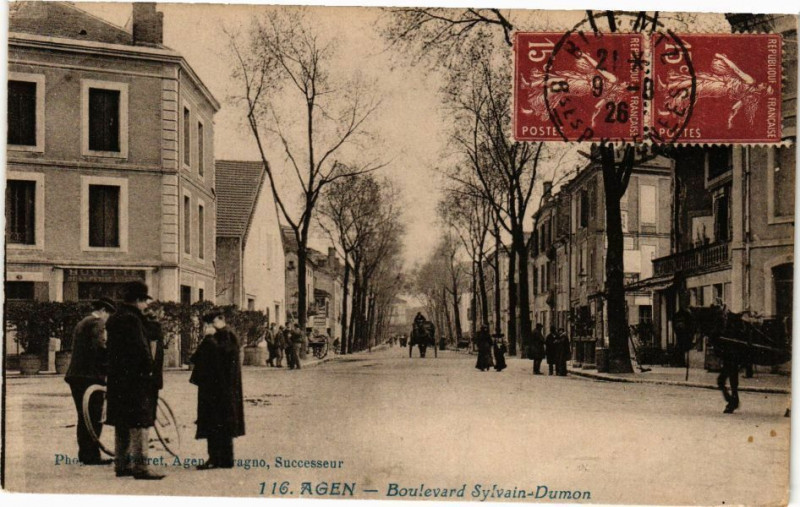 Carte postale ancienne Agen-Boulevard Sylvain-Dumon à Agen