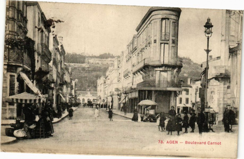 Carte postale ancienne Agen-Boulevard Carnot à Agen