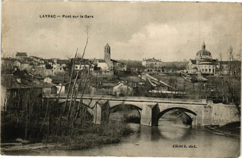 Carte postale ancienne Layrac - Pont sur le Gers à Layrac