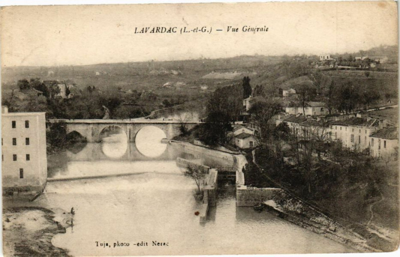 Carte postale ancienne Lavardac - Vue générale à Lavardac