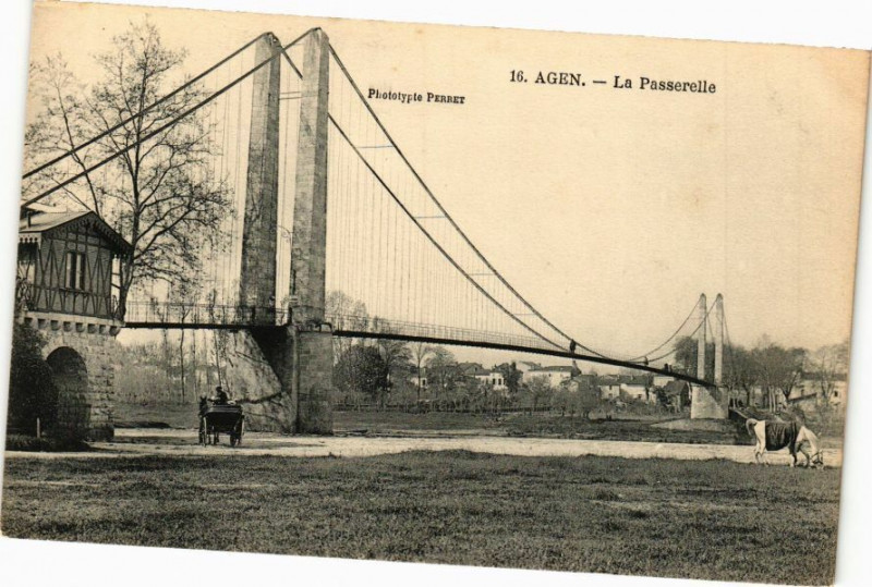 Carte postale ancienne Agen - La Passerelle à Agen