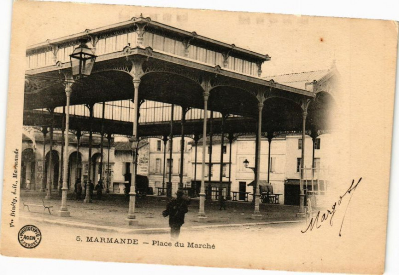 Carte postale ancienne Marmande - Place du Marche à Marmande