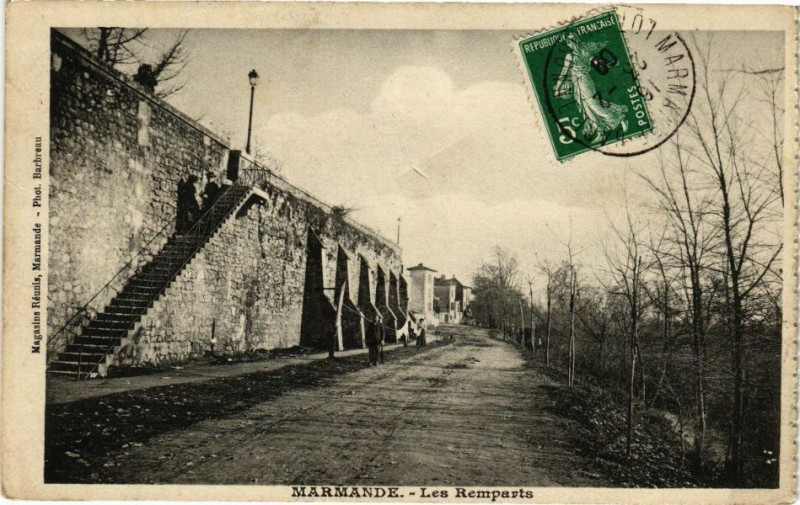 Carte postale ancienne Marmande - Les Remparts à Marmande