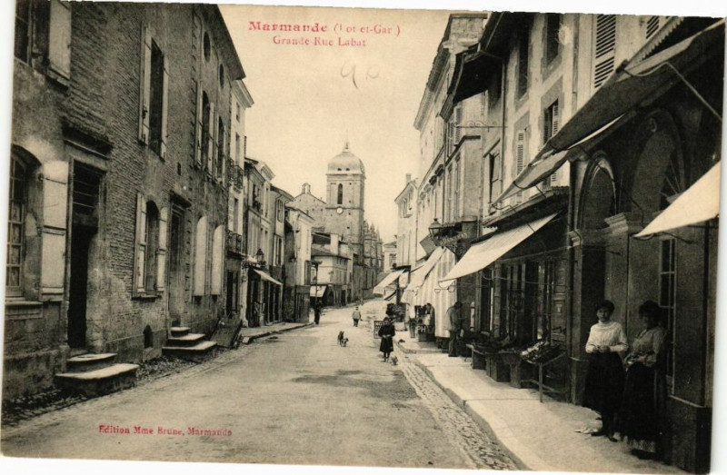 Carte postale ancienne Marmande - Grande Rue Labat à Marmande