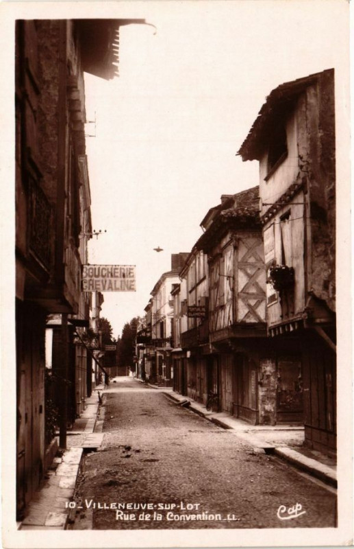 Carte postale ancienne Villeneuve-sur-Lot-Rue de la Convention à Villeneuve-sur-Lot