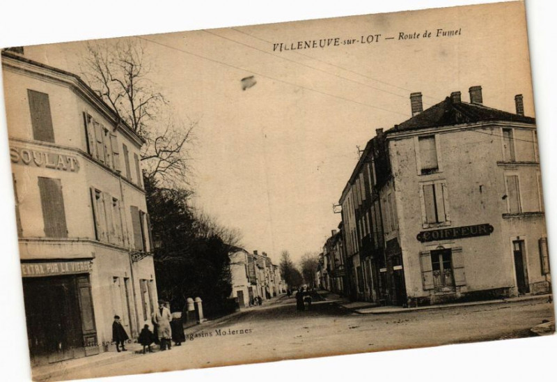 Carte postale ancienne Villeneuve-sur-Lot-Route de Fumel à Fumel