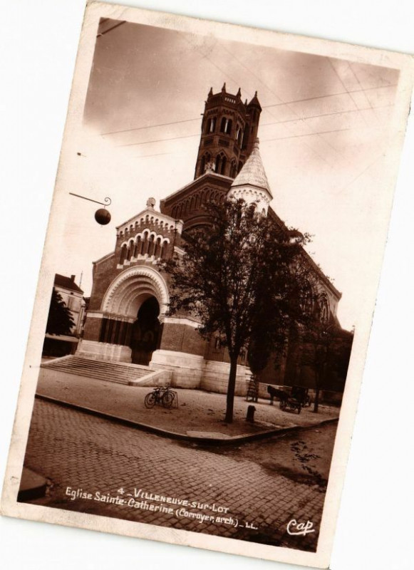 Carte postale ancienne Villeneuve-sur-Lot-Eglise Sainte-Catherine à Villeneuve-sur-Lot
