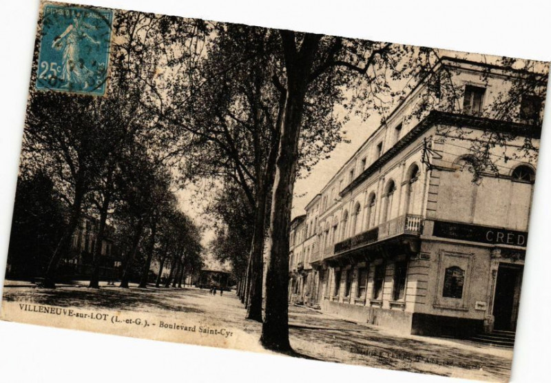 Carte postale ancienne Villeneuve-sur-Lot-Boulevard Saint-Cyr à Villeneuve-sur-Lot