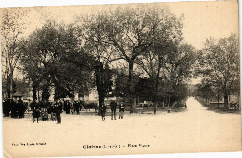Carte postale ancienne Clairac-Place Vicose à Clairac