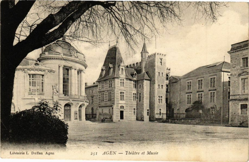 Carte postale ancienne Agen-Théatre et Musée à Agen