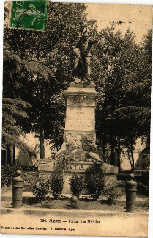 Carte postale ancienne Agen-Statue des Mobiles à Agen