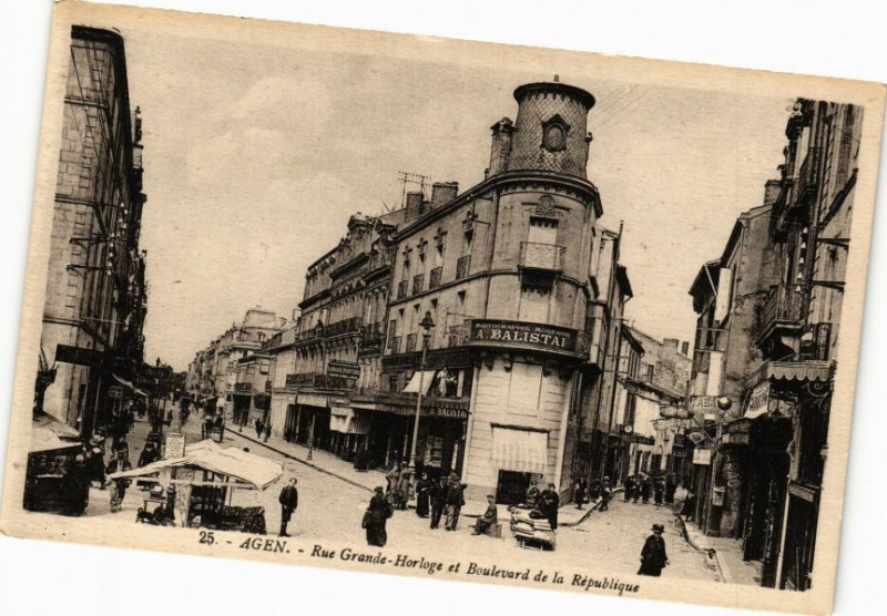 Carte postale ancienne Agen - Rue Grande - Horloge et Boulevard de la Republique à Agen