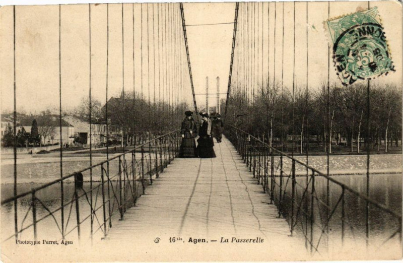 Carte postale ancienne Agen - La Passerelle à Agen