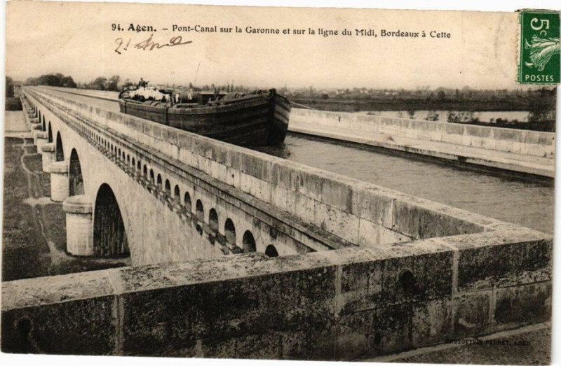 Carte postale ancienne Agen - Pont-Canal sur la Garonne et sur la ligne du Midi à Agen