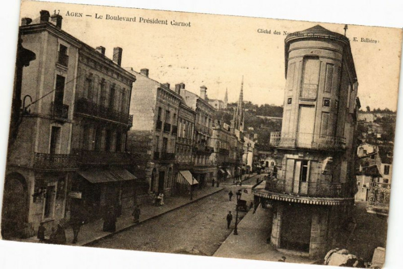 Carte postale ancienne Agen - Le Boulevard President Carnot à Agen