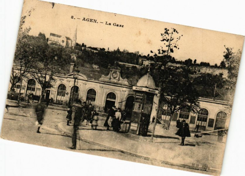 Carte postale ancienne Agen - La Gare à Agen