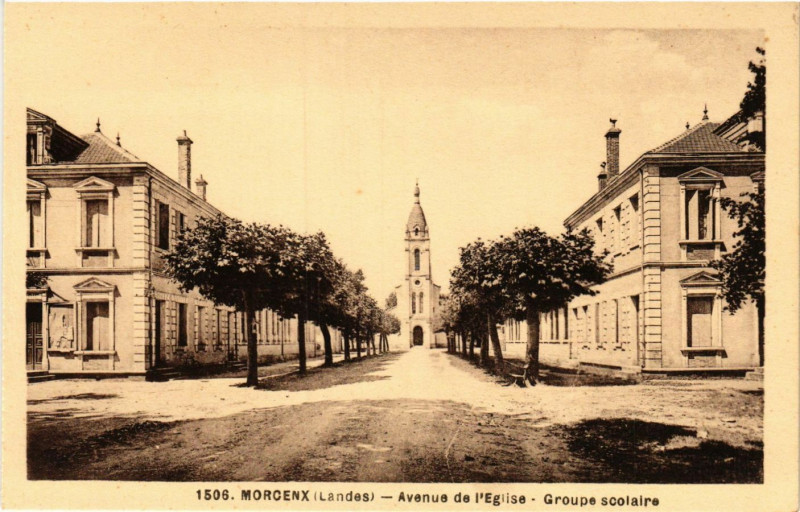 Carte postale ancienne Morcenx - Avenue de l'Eglise - Groupe Scolaire - Landes