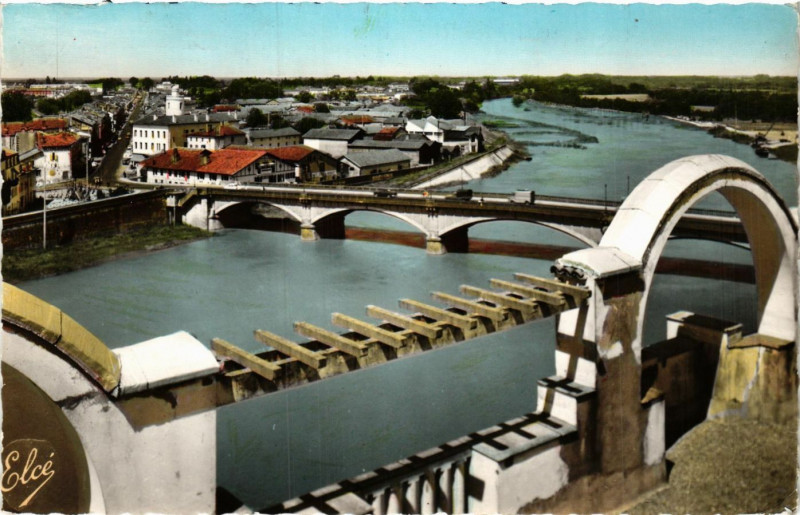 Carte postale ancienne Dax - Le Pont sur l'Adour vers Saint-Paul à Dax