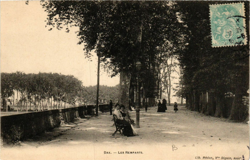 Carte postale ancienne Dax - Les Remparts à Dax