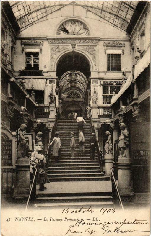 Carte postale ancienne Nantes Le Passage Pommeray à Nantes