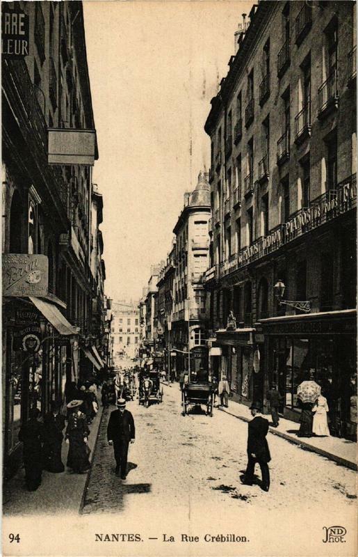 Carte postale ancienne Nantes La Rue Crebillon à Nantes