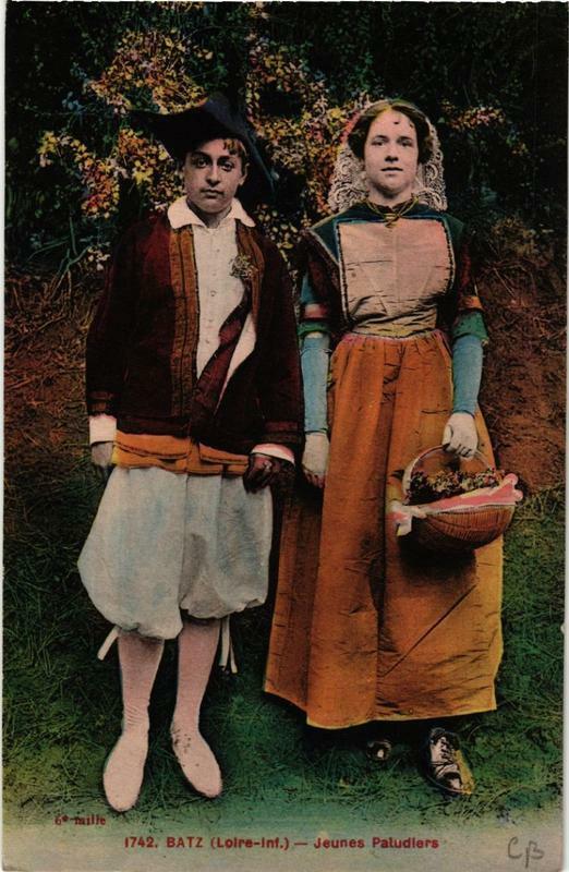 Carte postale ancienne Batz Jeunes Paludiers