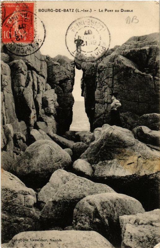 Carte postale ancienne Bourg-de-Batz Le Pont du Diable