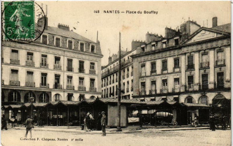 Carte postale ancienne Nantes Place du Bouffay à Nantes