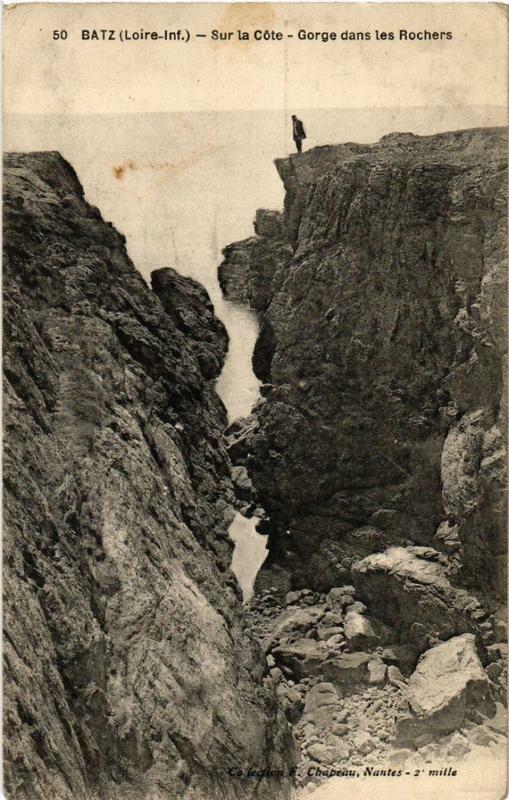 Carte postale ancienne Batz Sur la coté - Gorge dans les Rochers