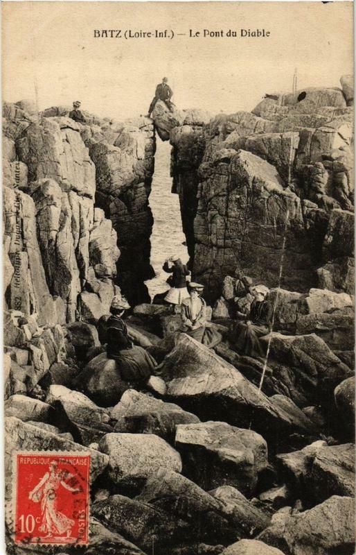 Carte postale ancienne Batz Le Pont du Diable