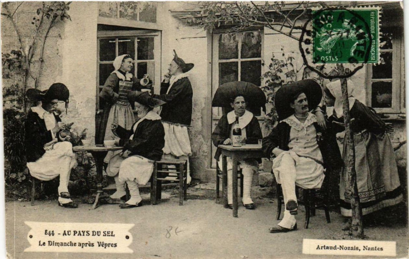 Carte postale ancienne Au Pays du sel - Le Dimanche apres Vepres