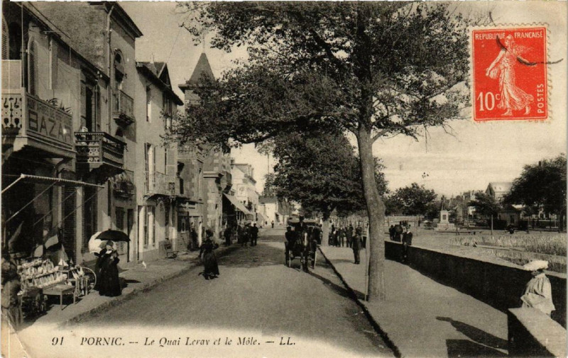Carte postale ancienne Pornic Le Quai Lerav et le Mole à Pornic