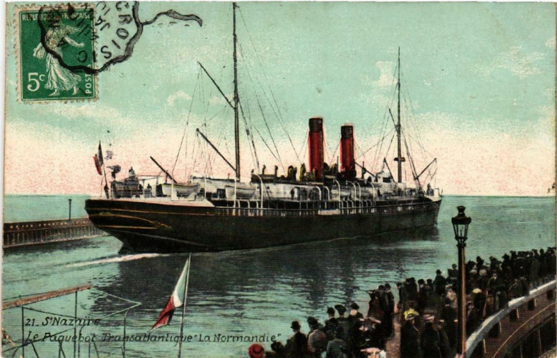 Carte postale ancienne Saint-Nazaire Le Paquebot transatlantique La Normandie à Saint-Nazaire