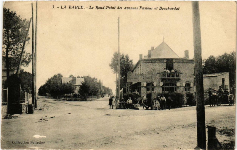 Carte postale ancienne La Baule Le Rond-Point des avenues Pasteur et BOUCHARDat