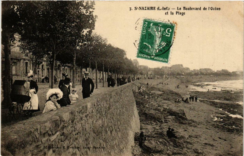 Carte postale ancienne Saint-Nazaire Le Boulevard de l'Ocean et la Plage à Saint-Nazaire